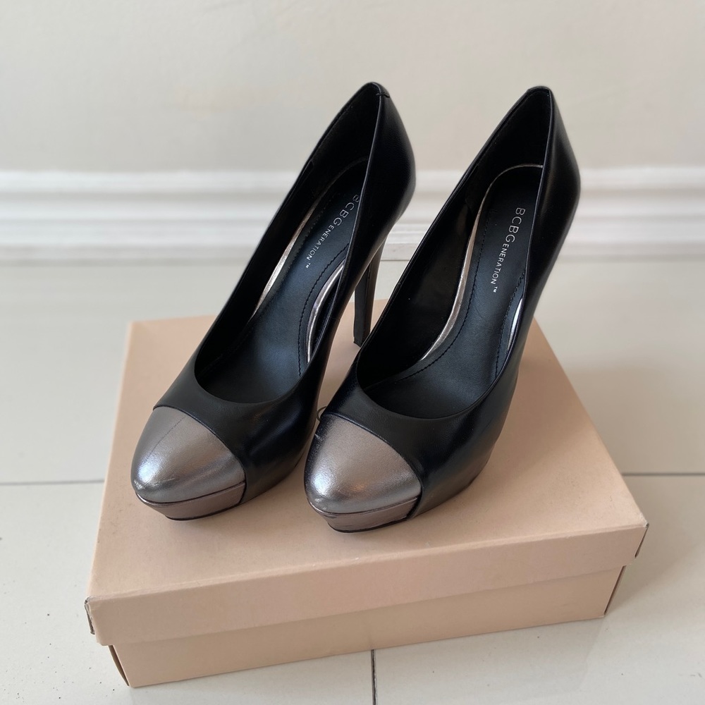 BCBG Heels Womens Size 8